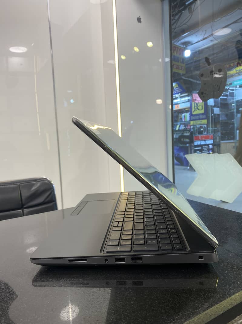 Dell Precision 7550 4