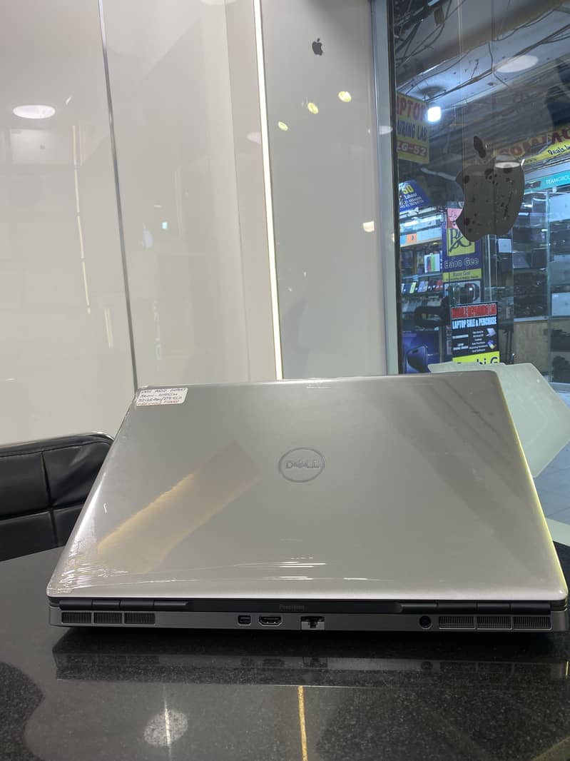 Dell Precision 7550 5