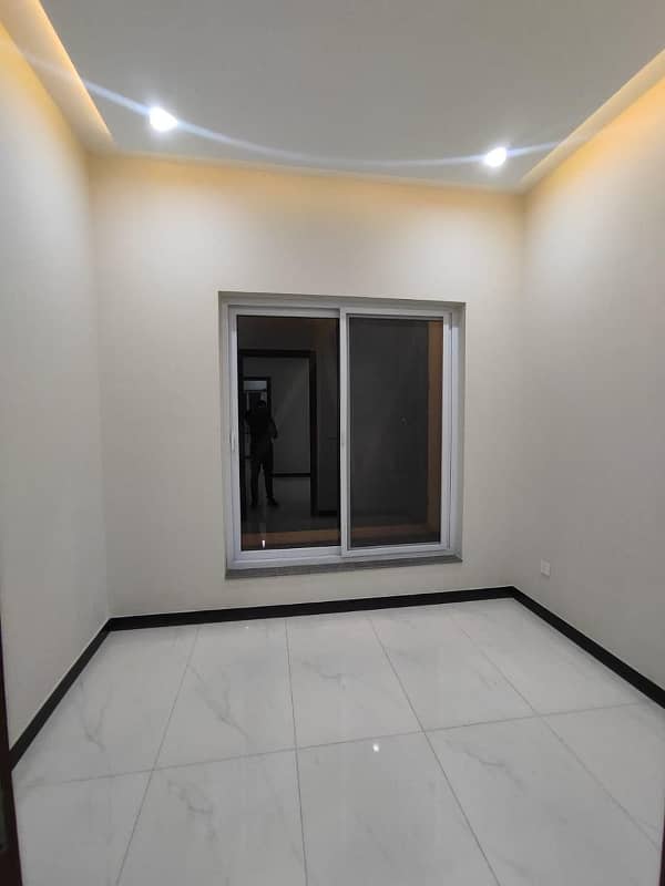 BEST FOR LIVING PURPOSES PRIME LOCATION UPPER PORTION AVAILABLE FOR RENT IN DHA ISB 15