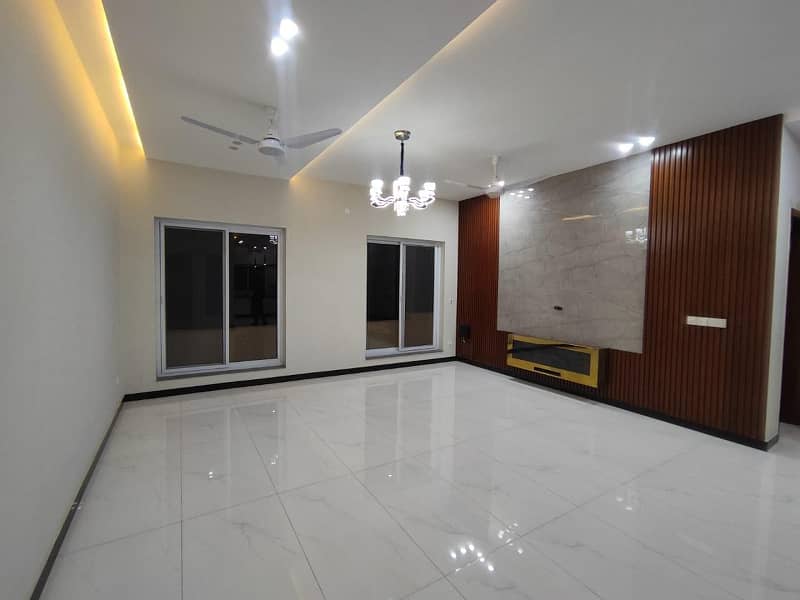 BEST FOR LIVING PURPOSES PRIME LOCATION UPPER PORTION AVAILABLE FOR RENT IN DHA ISB 19