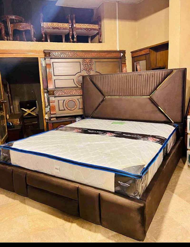 bed / double bed / king size bed / poshish bed / bed set / side table 0