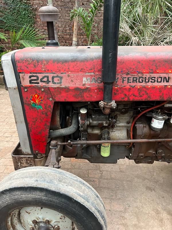 Tractor MF 240 0