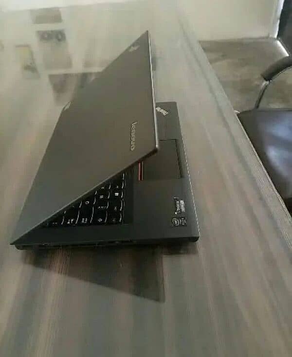 Laptop 5th generation Cor i5 ٫ 8 GB RAM٫slim and smart laptop 2