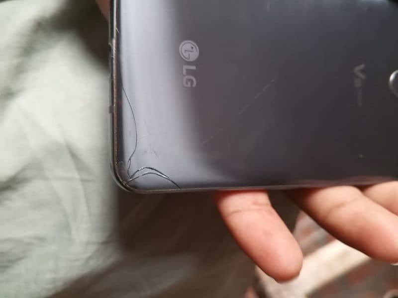 LG V35ThinQ 6