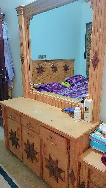 king size wooden bed , dressing , woadrobe 1