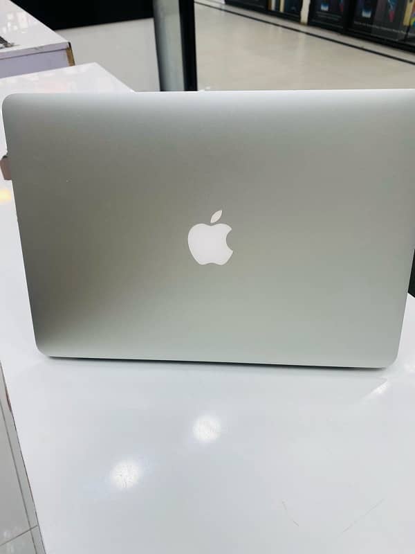 Macbook air 4/128 0