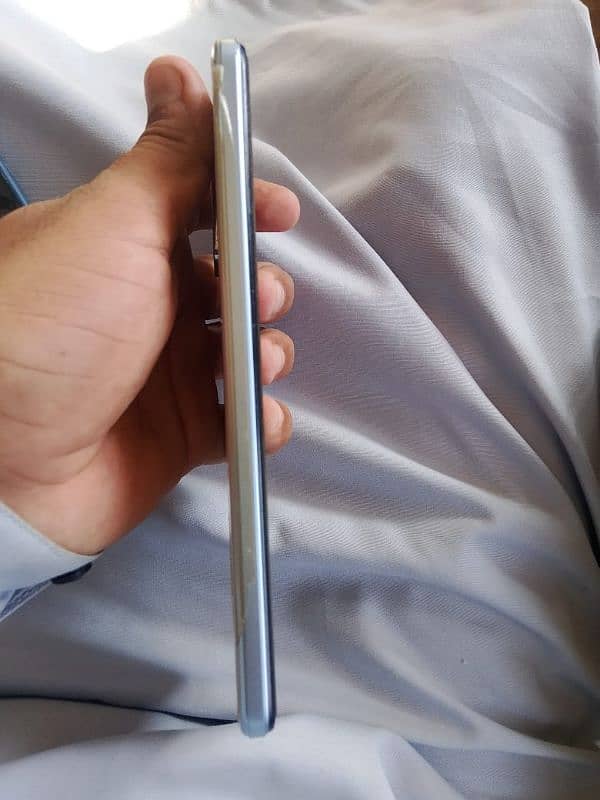 vivo y21 4 Ram 64 memory he all ok he only mobile he 6