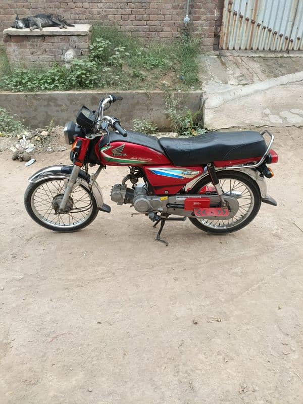 Honda CD 70cc motorcycle 2016 model 0