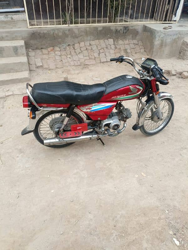 Honda CD 70cc motorcycle 2016 model 1