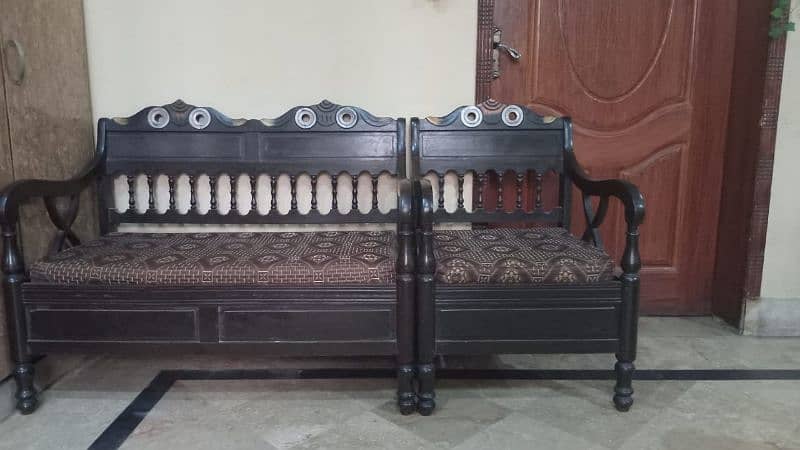 4 seat Sofa in new condition 0