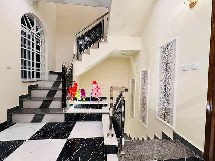 5 Marla Full House For Rent Ultra Luxury Modern style House Brand New First Entry Available For Rent In CC Block Bahria Town Lahore 1