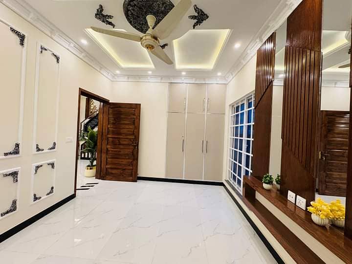 5 Marla Full House For Rent Ultra Luxury Modern style House Brand New First Entry Available For Rent In CC Block Bahria Town Lahore 2