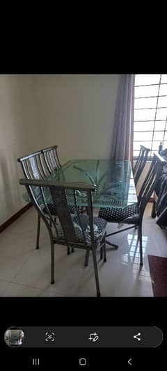 Dining table for sale