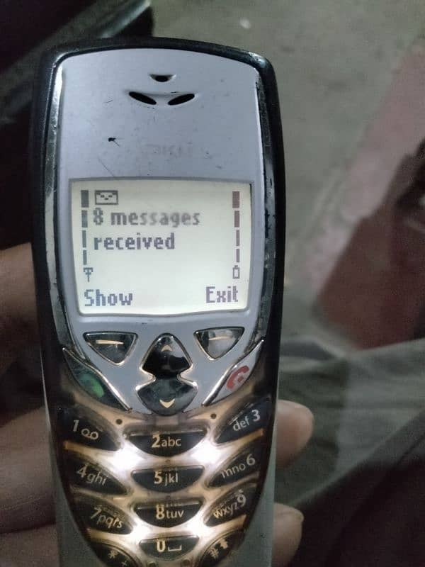 Nokia 8310 0