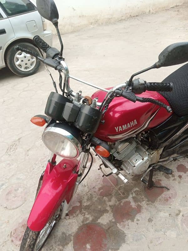 YAMAHA YB125Z 2018 MODEL 4