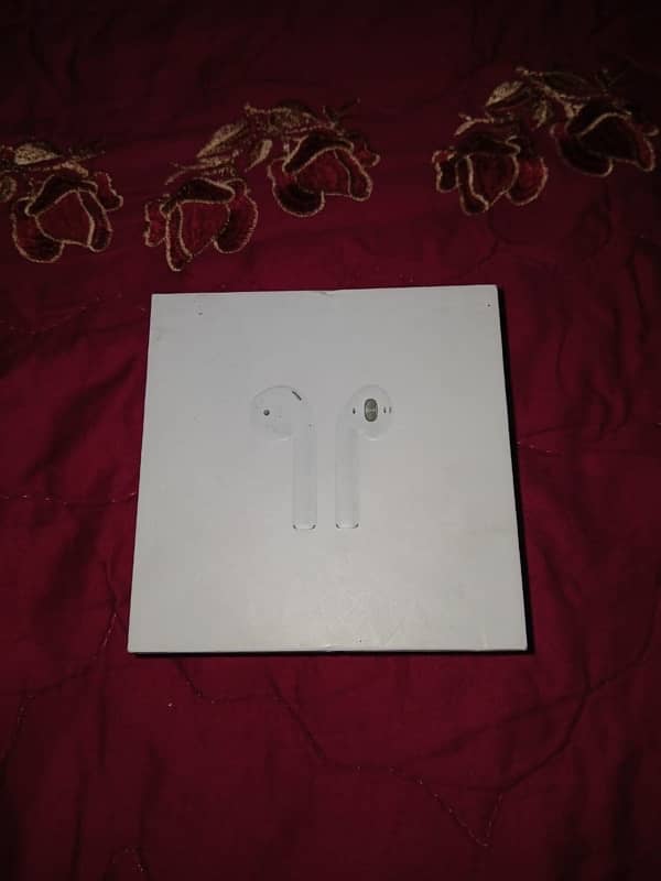 airpods 2nd gen is for sale like new 10/9 original 2