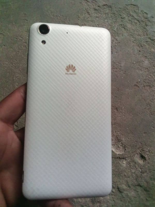 urgent sale Huawei y6 ii 2gb 16gb only phone my number 03027078980 0