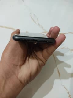 Iphone 11 (128GB) PTA Approved