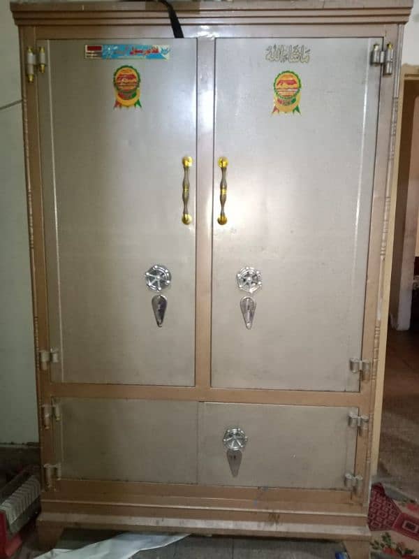 iron cupboard in solid condition 1