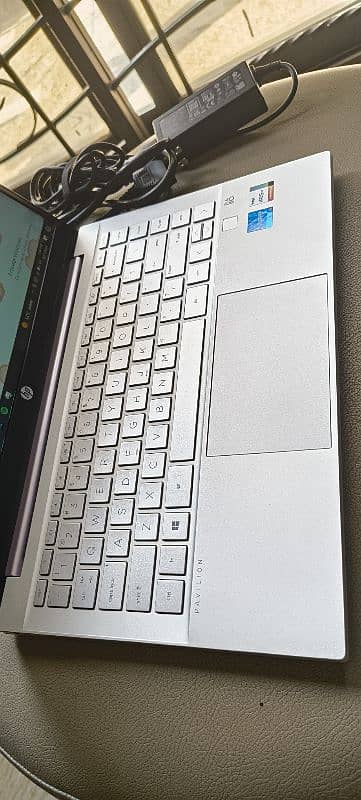 HP Pavilion 14, Core i5- 11th Gen, 10/10 Backlit Keyboard 10