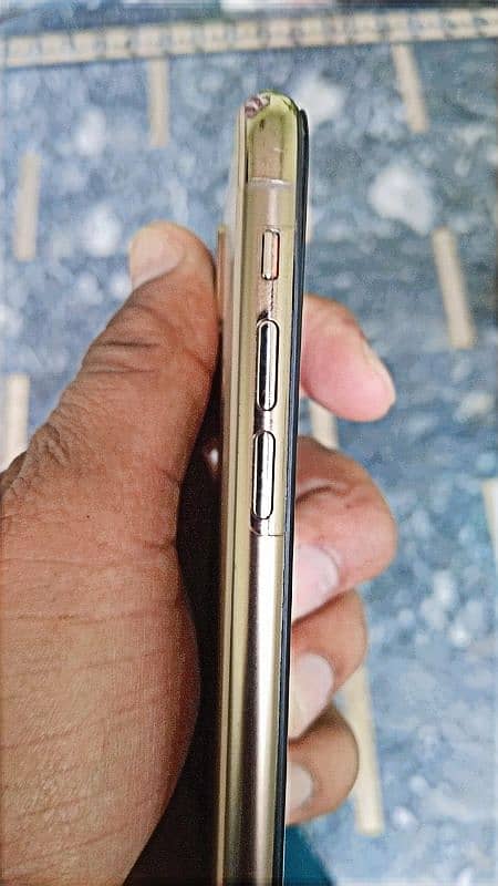 I phone XS 512 golden 2