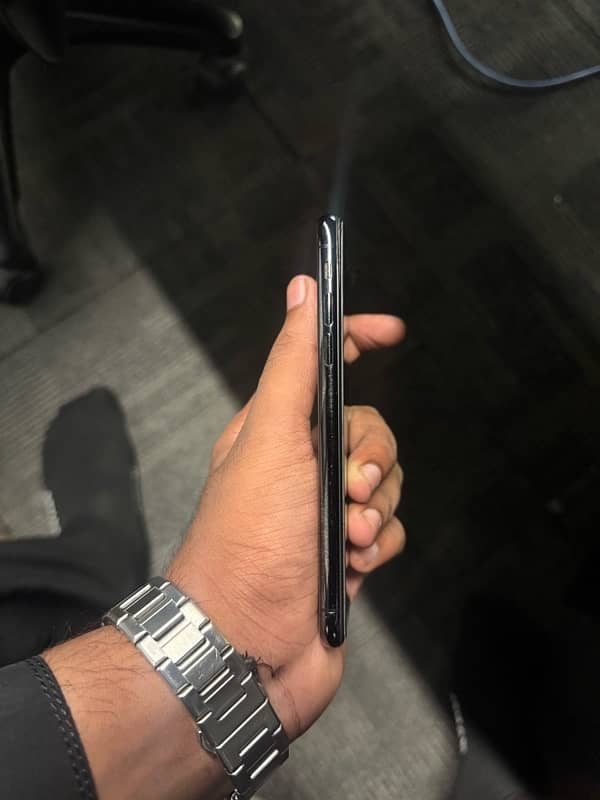 IPHONE XS 64GB NON PTA 4