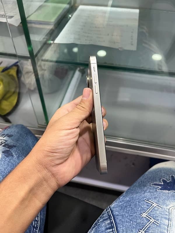 IPhone XR converted 15 pro 128 gb All ok only back break Jv 3