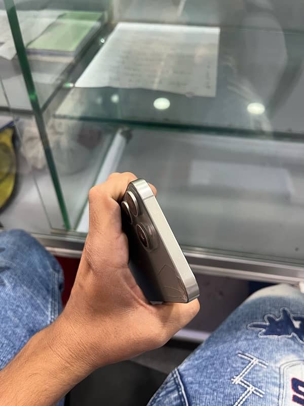 IPhone XR converted 15 pro 128 gb All ok only back break Jv 5