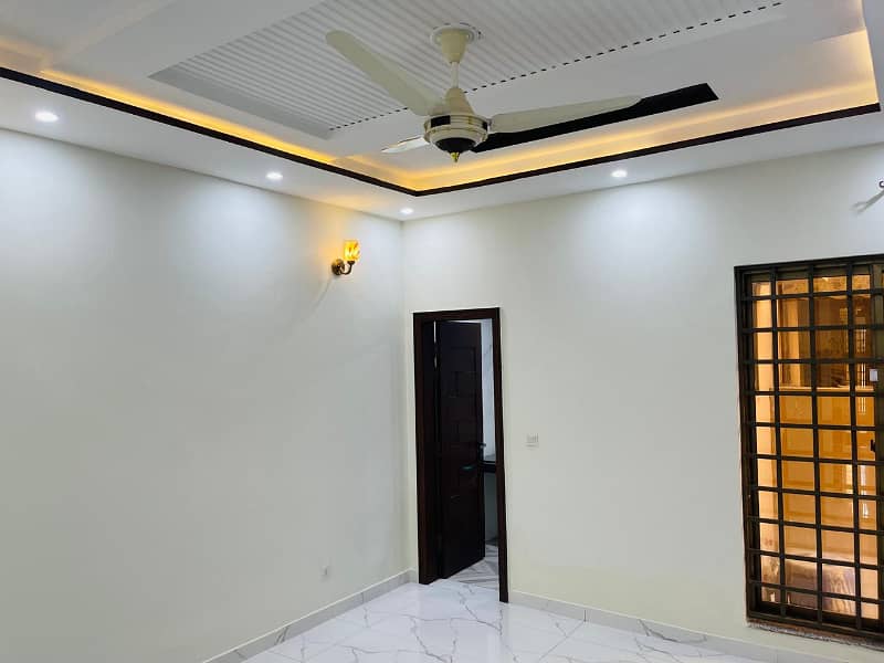 10 Marla House For Rent Available Ghaznavi Block Bahria Town Lahore 13