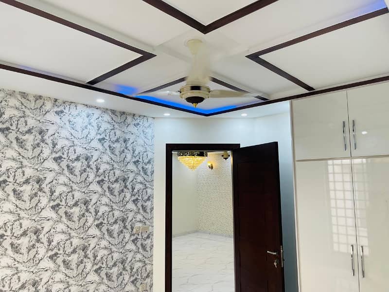 10 Marla House For Rent Available Ghaznavi Block Bahria Town Lahore 19