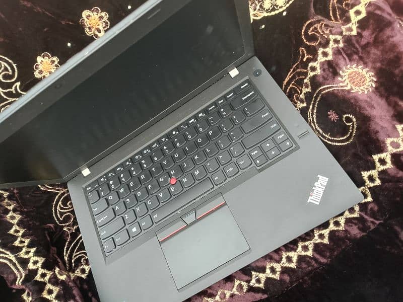 Lenovo core i3 5th generation. Outclass condition. Only few months used. 1