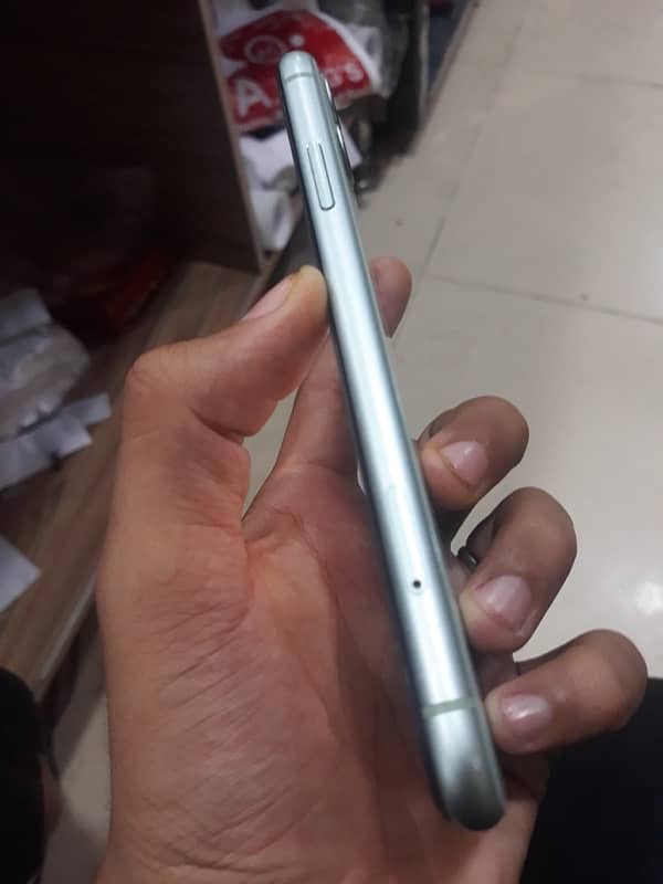 IPHONE 11 NON PTA 4