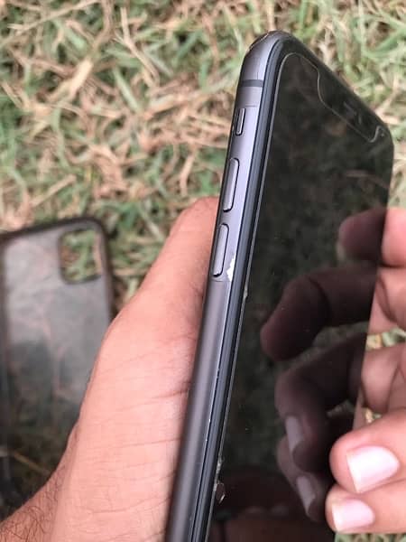 iphone 11 64 GB non PTA 4