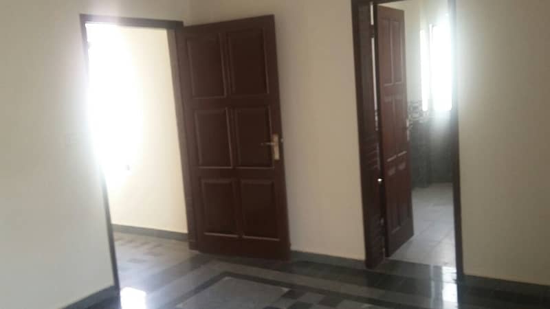 01 Kanal Slightly Used Well Maintained Like Brand New Modren Designe Bungalow For Sale In DHA Phase-4 Near To Park 21