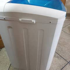 Royal Washing Machine 03262569600