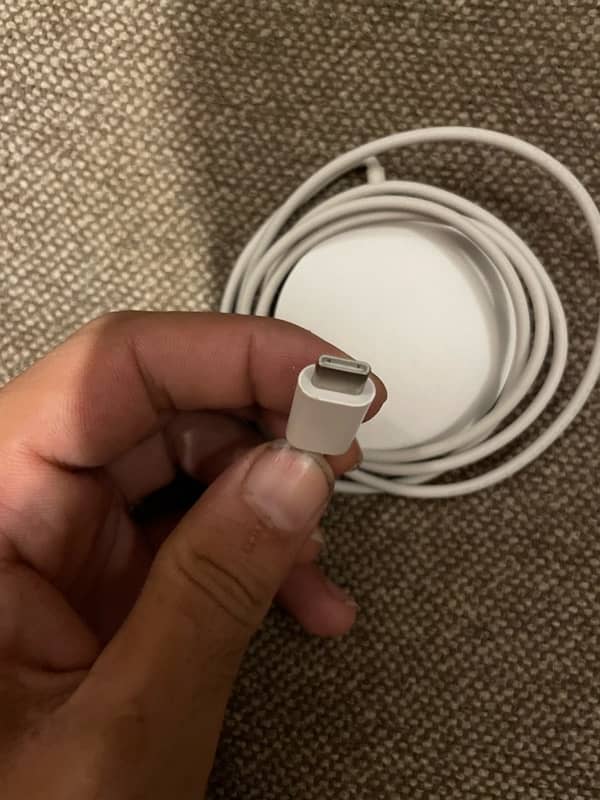 Iphone 16 pro max ka 100% Original MagSafe hy 2