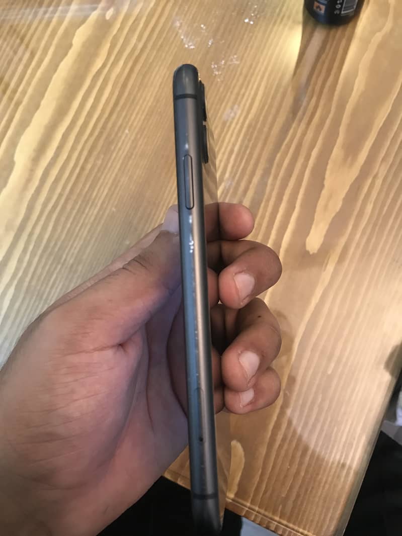 IPhone 11 Non Pta 128GB With Box- Black 1