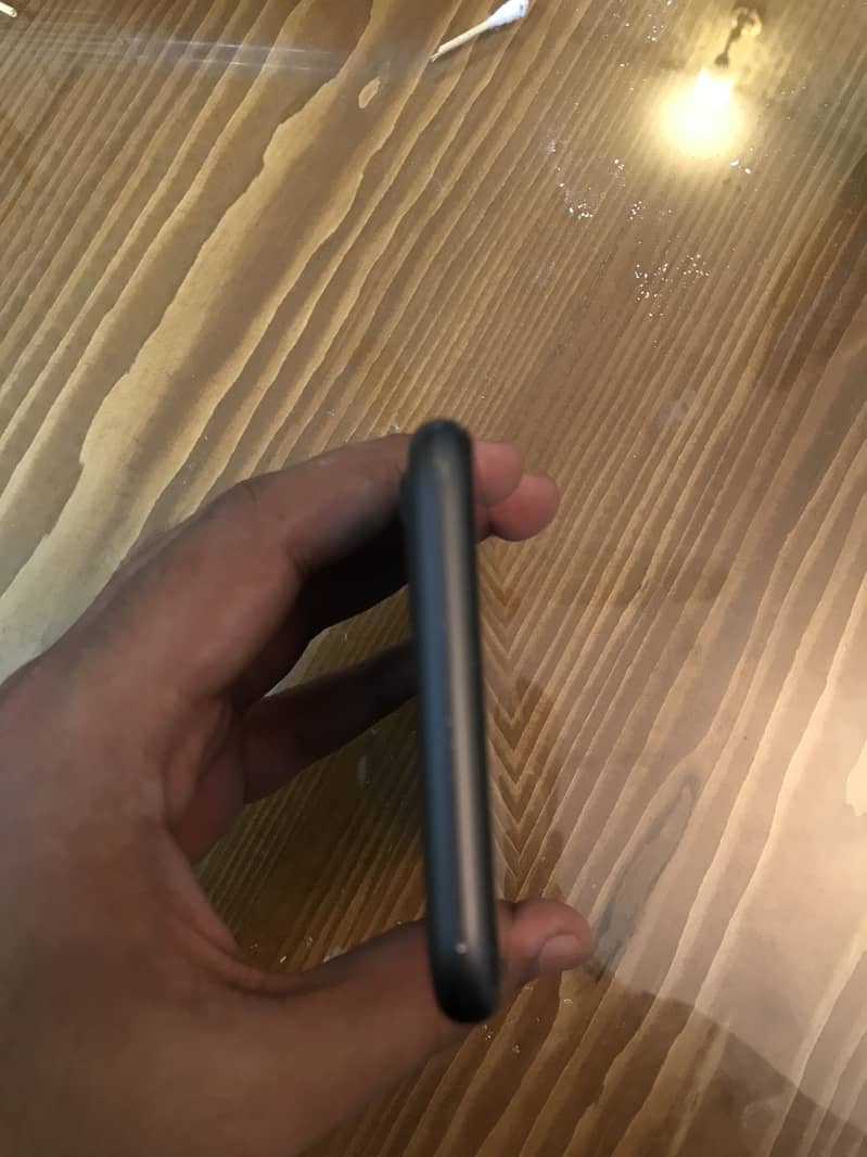 IPhone 11 Non Pta 128GB With Box- Black 4