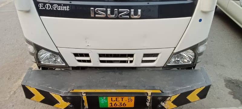 Isuzu NKR 16 Feet Top of the Line 10