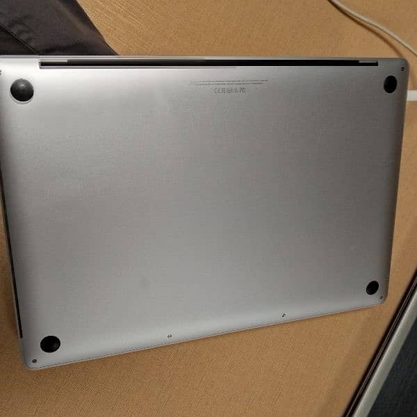 MacBook Pro 15 inch 2018 7