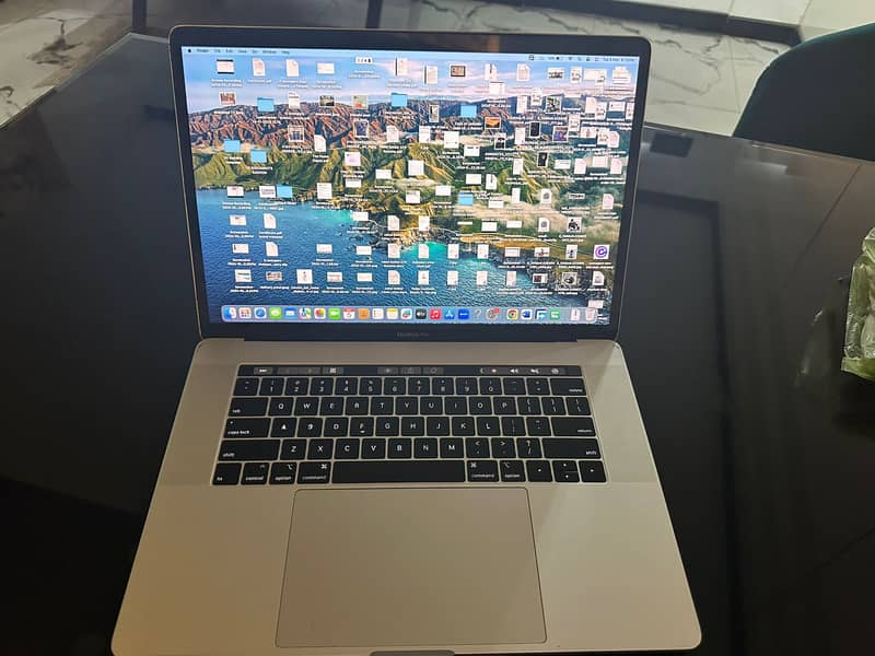 MACBOOK PRO 19 | URGENT SALE 0