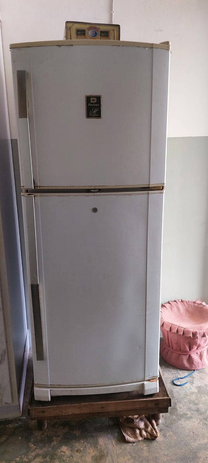 Dawlance fridge available in good condition 0