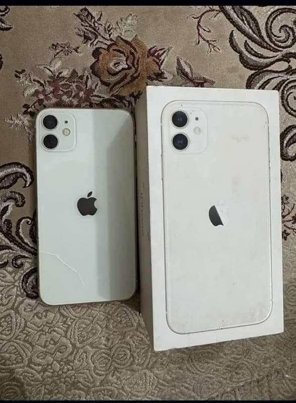 Iphone 11 non pta factory unlock/ sim working with box 3