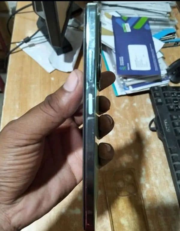 Infinix Hot 40i 0