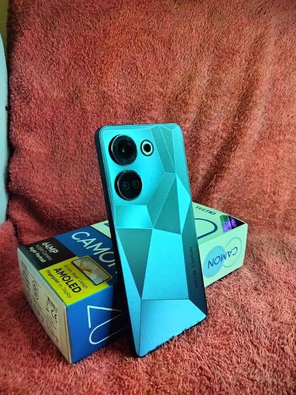 Tecno Camon 20. . . 8+8/256 0