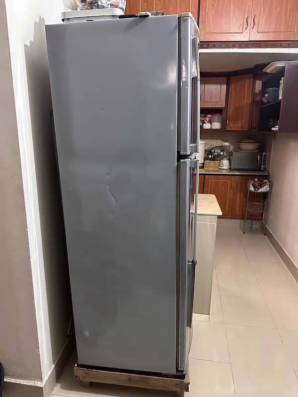 Dawlance Fridge 18 Cubic Full Size / Never Repair / Good Condition 3