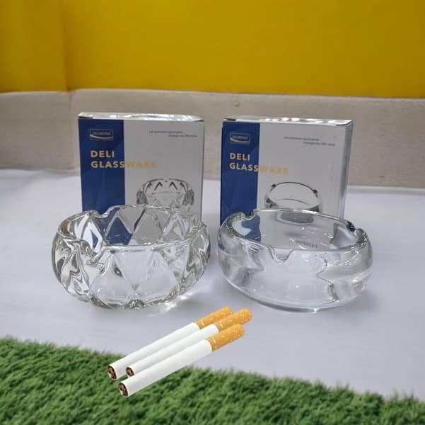 Durable Self Extinguishing Ashtray - 2-Piece Transparent White Set 0