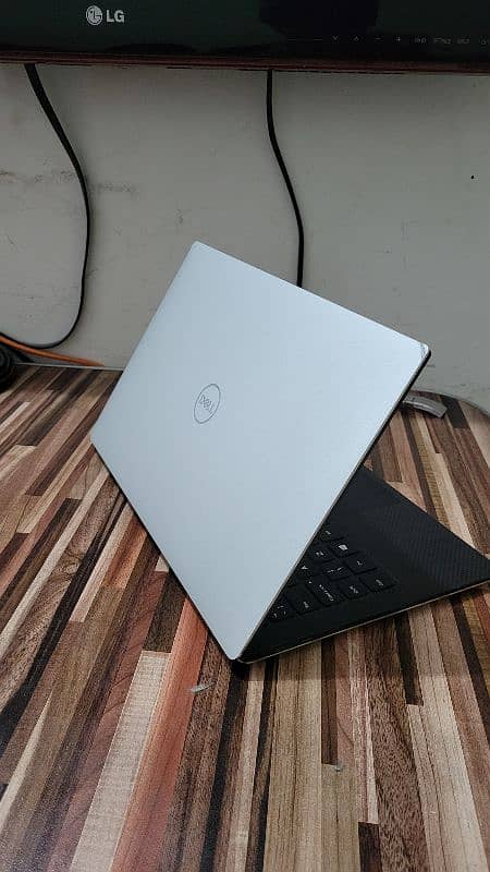 Dell XPS 9370 | Core i7 8th Gen | 13.3" 4k Screen | Touchscreen 0