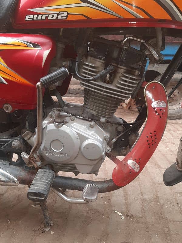 Honda 125 bilkul saf halat h koi masla ni bilkul okay 3