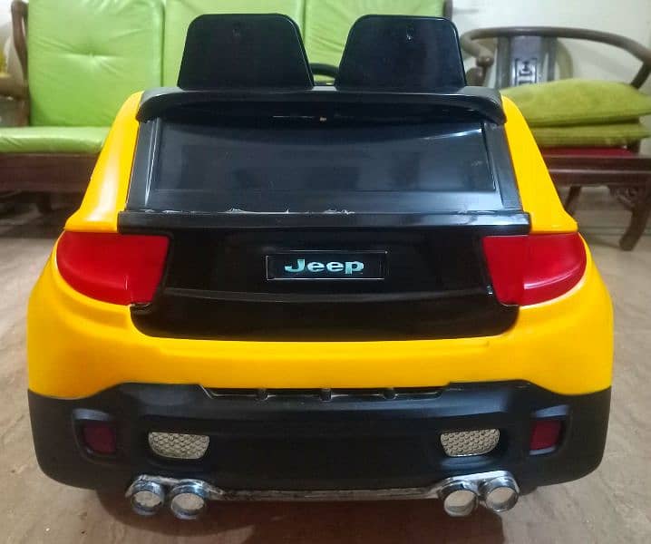 Kids imported made jeep car lights,music,battery,100℅all ok  no damage 10